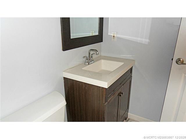 Building Photo - 699 SW Hoffenberg Ave