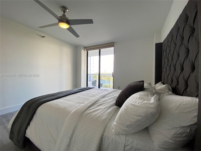 Building Photo - 20515 E Country Club Dr