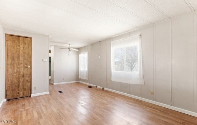 Building Photo - 1240 S Comstock Cir