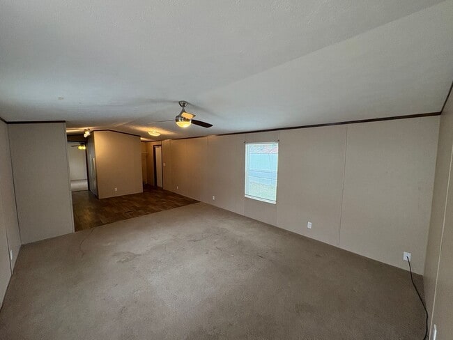 Building Photo - For Rent