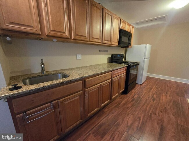 Building Photo - 133 E Mt Airy Ave