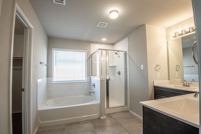 Building Photo - COMING SOON!  Beautiful Brick Home in The ...