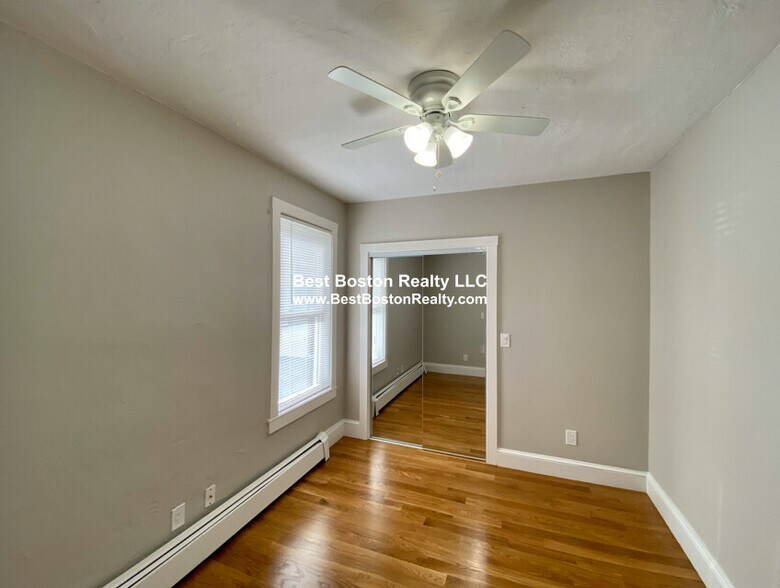 Building Photo - 23 Elmer St