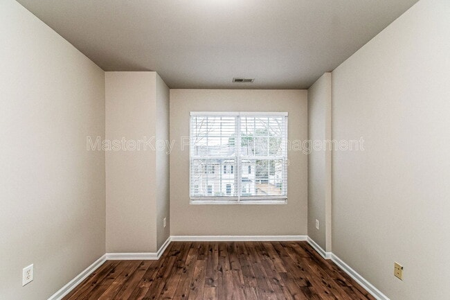 Building Photo - 123 Baberton Dr