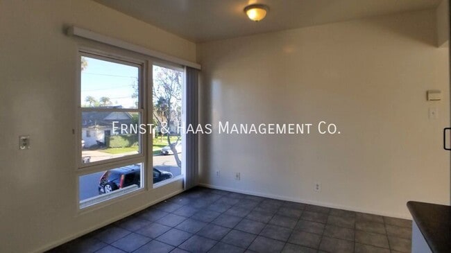 Building Photo - 3690 Country Club Dr