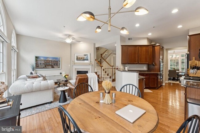 Building Photo - 1627 Colonial Hills Dr