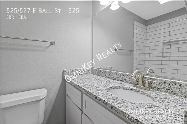 Building Photo - 525/527 E Ball St-525