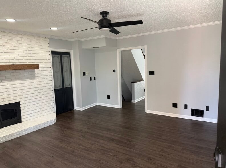 Building Photo - 119 Cloverhill Rd