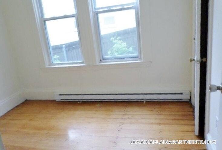 Building Photo - 108 Hyde Park Ave