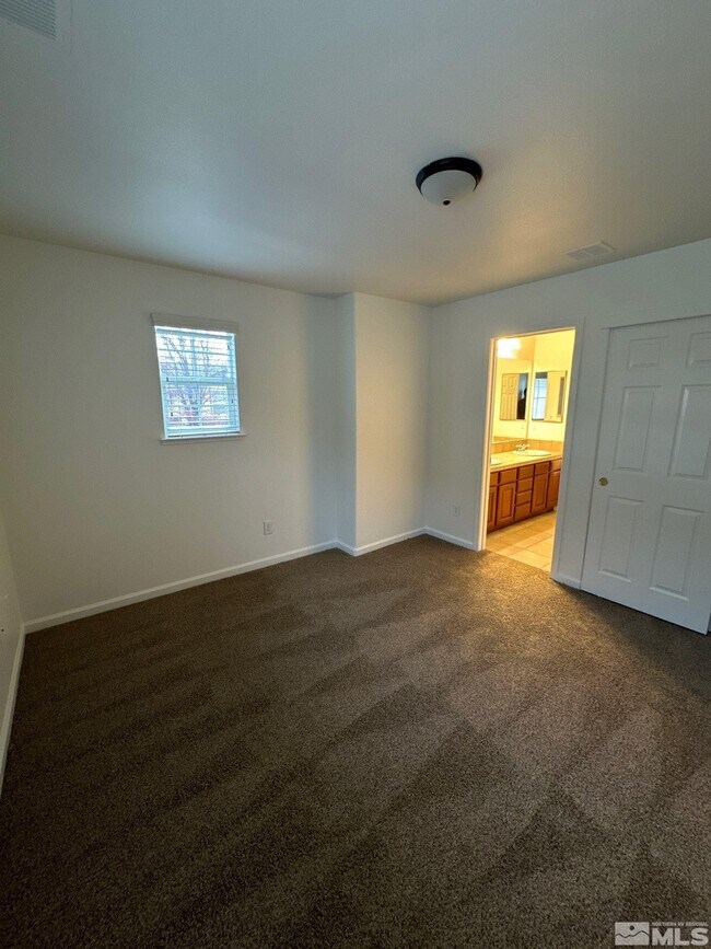 Building Photo - 3843 Dominus Dr