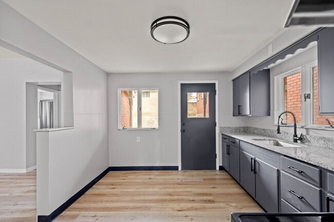 Building Photo - Stunning 3 bedroom home in Turtle Creek av...
