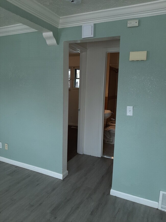 Building Photo - 1017 16th St