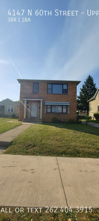 Building Photo - Spacious Partially Rehabbed 3 Bedroom Uppe...