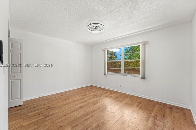 Building Photo - 4301 Martinique Cir
