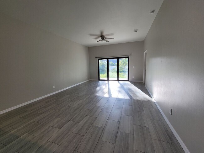 Building Photo - Duplex for rent