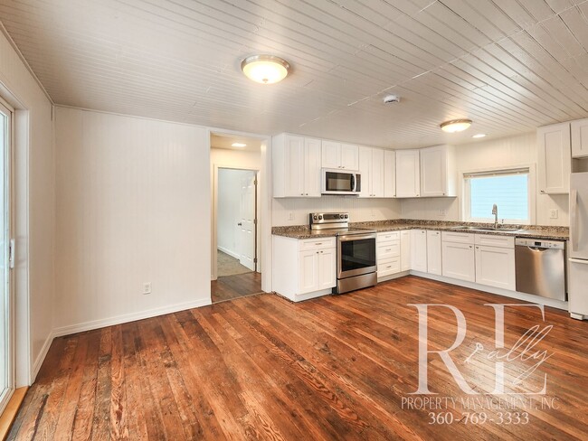 Building Photo - Charming 2-Bed Retreat with Hood Canal Vie...