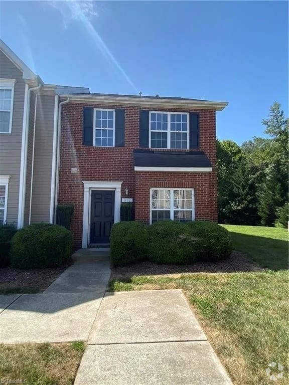 Building Photo - 812 Brittany Way