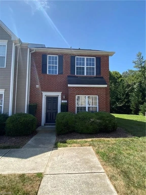Primary Photo - 812 Brittany Way