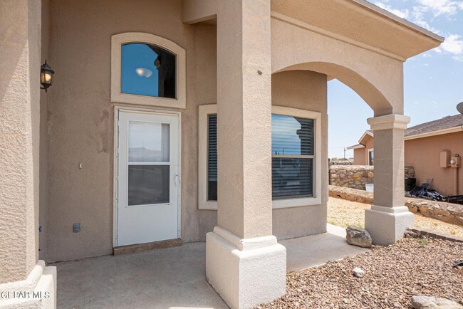 Building Photo - 3274 Maple Point Dr