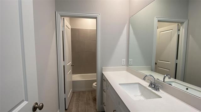 Building Photo - 305 Tartane Dr