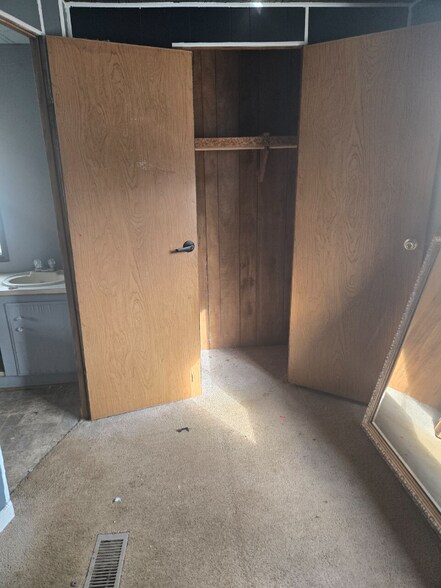 Building Photo - 1075 Sweeten Creek Rd