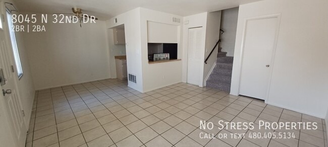 Building Photo - 2 Bed Town Home at 35th Ave and Northern!