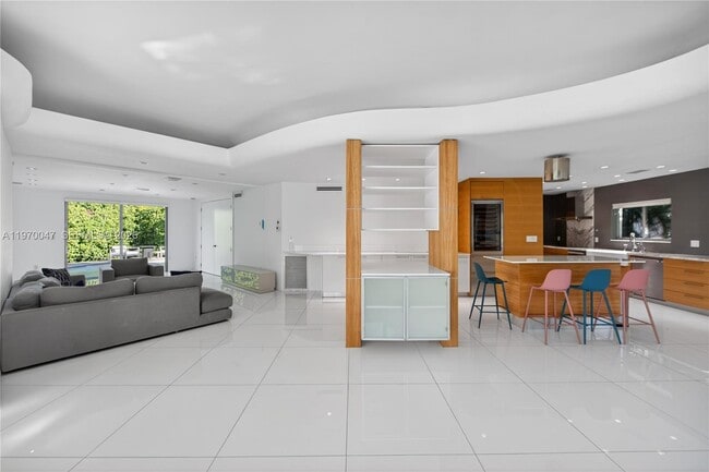 Building Photo - 1000 N Shore Dr