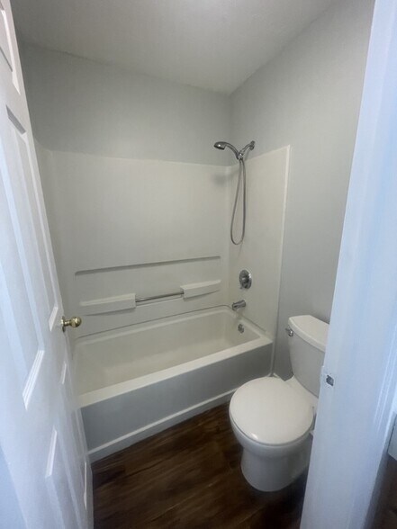 Building Photo - 476 N 300 E