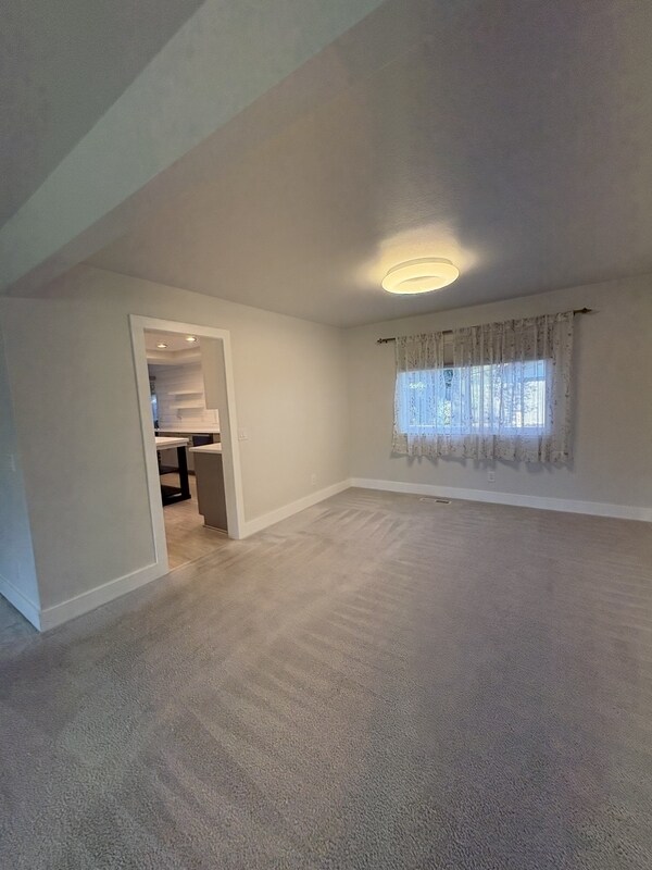 Building Photo - 5705 Davis Cir