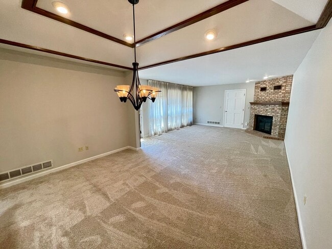 Building Photo - Beautifully Updated 3-Bed, 3-Bath Townhome...