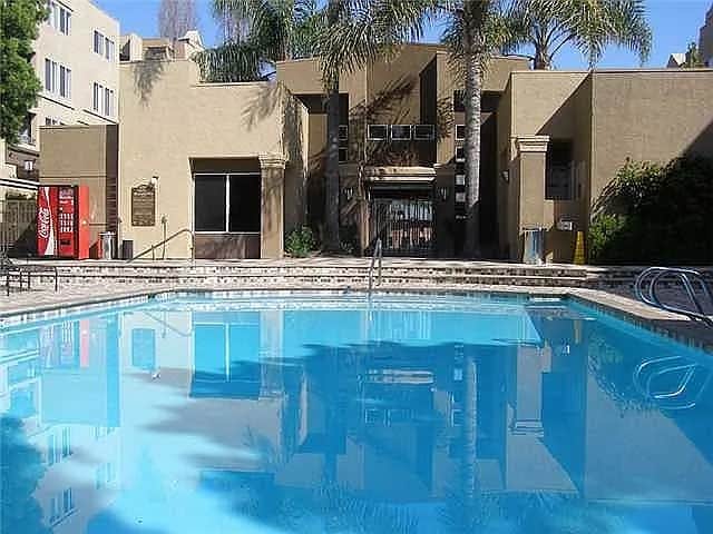 Building Photo - 3550 Lebon Dr