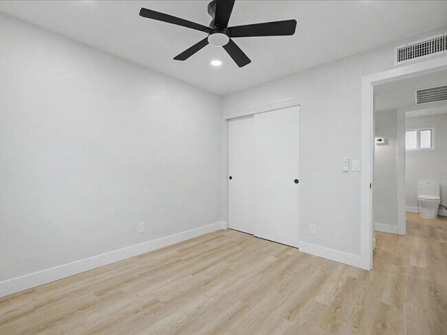 Building Photo - Beautiful & Spacious Home with Modern Upgrades & Community Amenities