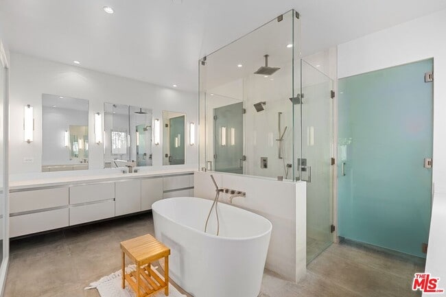 Building Photo - 1621 Malcolm Ave