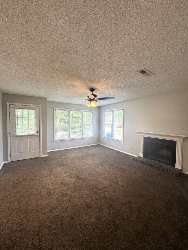 Building Photo - Available For Immediate Move-In!