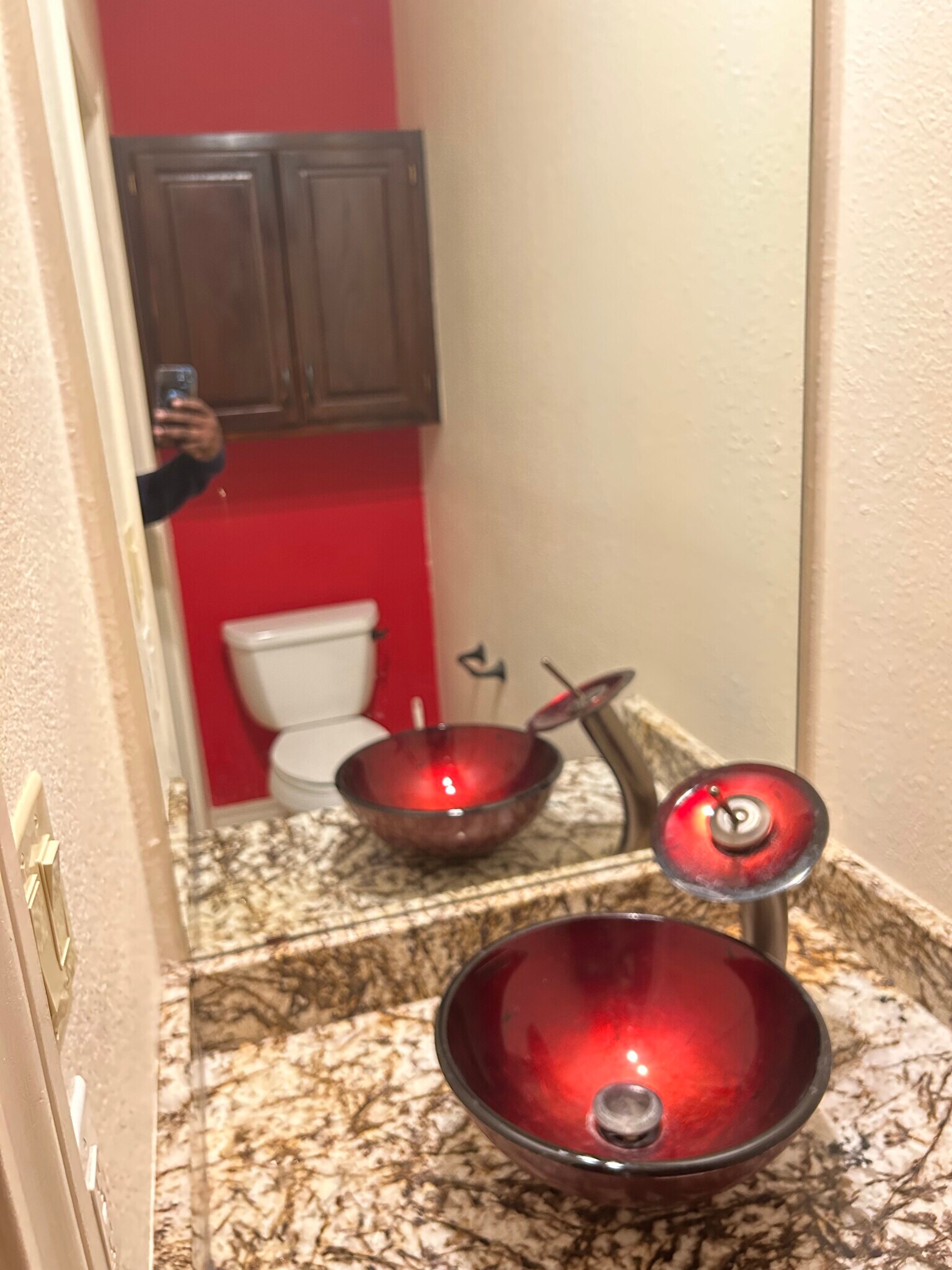 1st floor half bathroom - 15603 Rose Cres