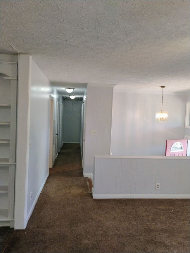 Building Photo - Amazing 4 Bedroom Home w/Basement! Conveni...