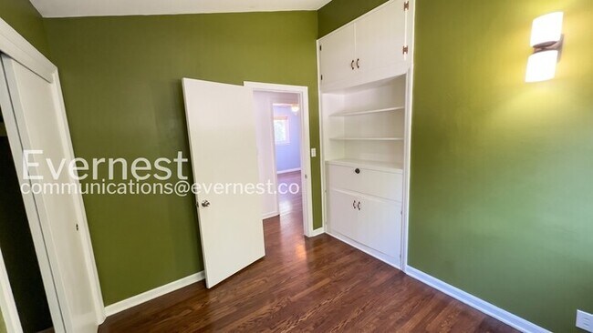 Building Photo - 7306 Larsen Ln