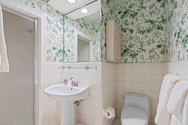 Building Photo - 1554 N Ocean Way