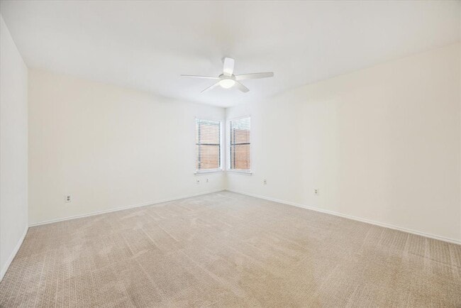 Building Photo - 13004 Sinton Ln