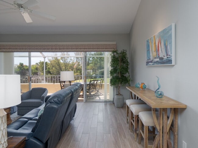 Building Photo - Luxury Furnished Longboat Key Retreat with Private Beach Club Access & Golf Course Views Remodele...