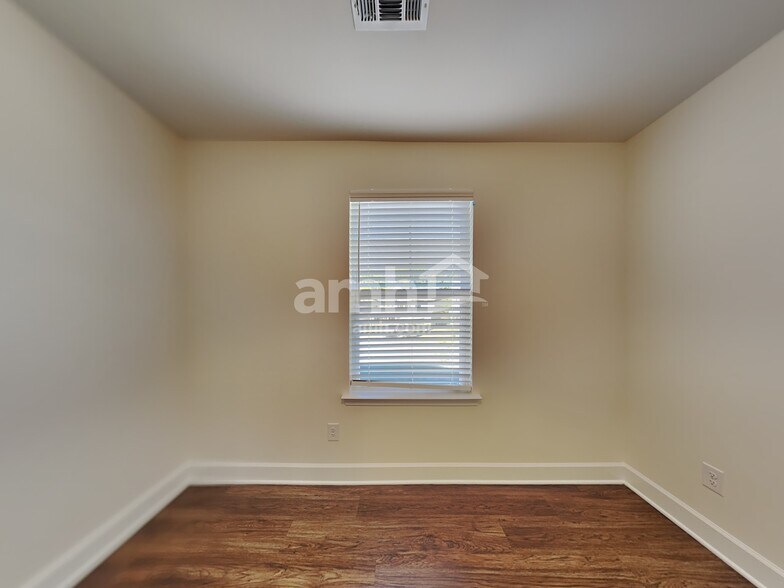 Building Photo - 816 Mary Beth Ct