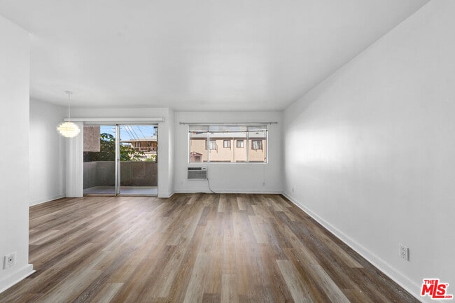 Building Photo - 11670 Iowa Ave