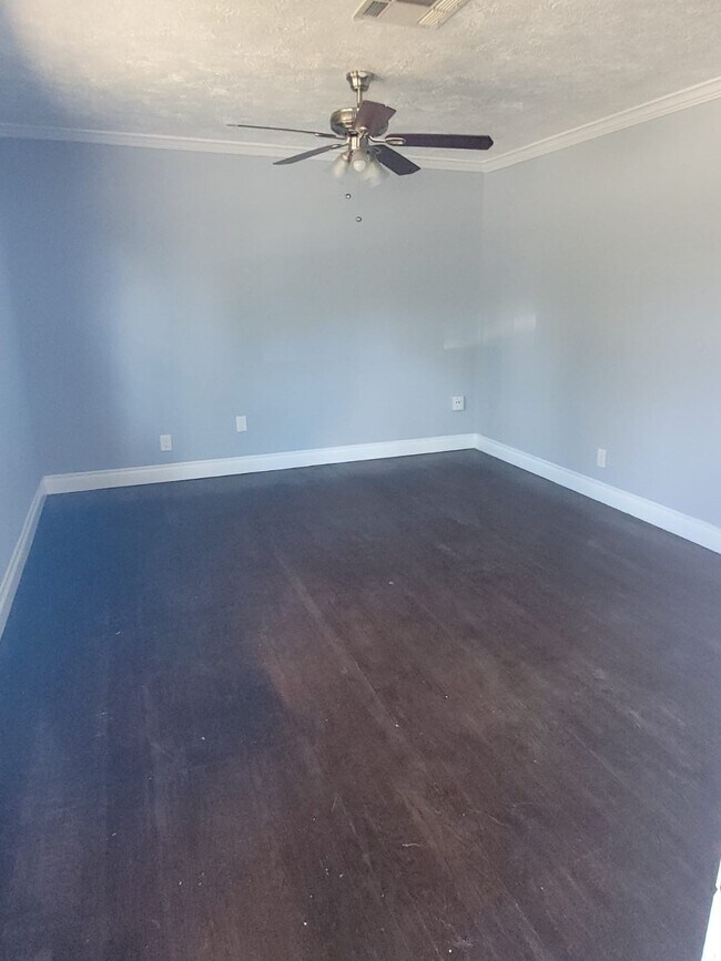 Building Photo - 3026 Sunbeam St