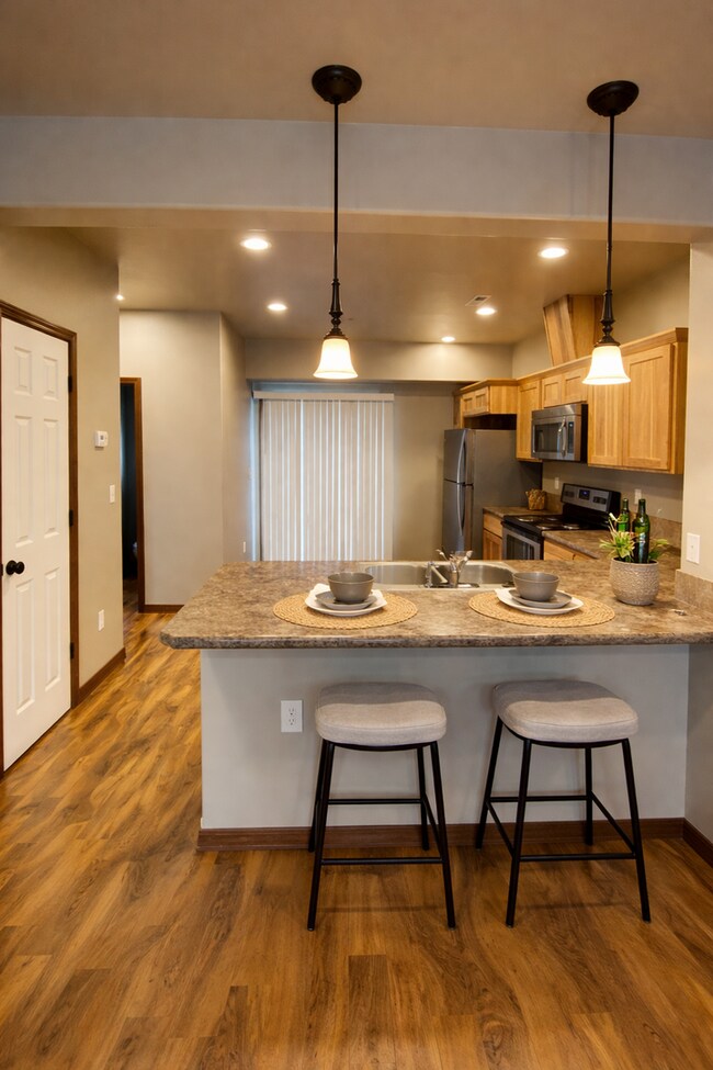 Building Photo - Turns Out Good News Does Exist- This Is The Price Drop You've Been Waiting For!