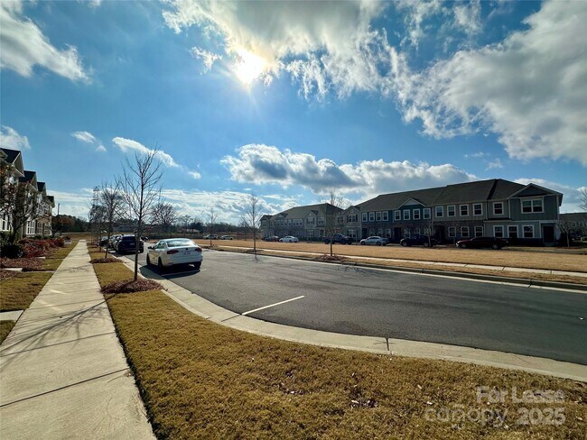 Building Photo - 403 Wescott St