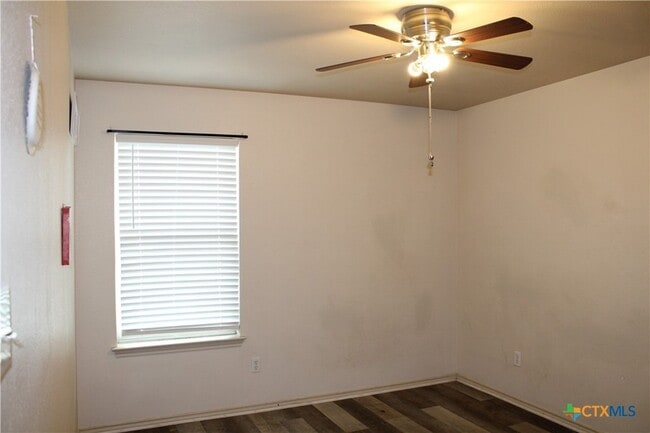 Building Photo - 415 E 4th Ave