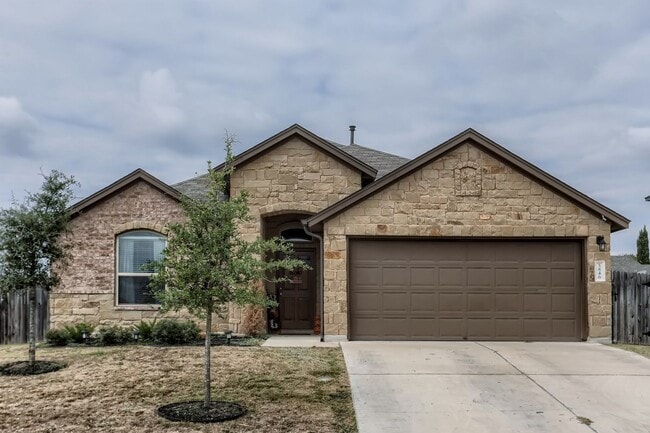 Primary Photo - Charming 4BR/2BA One-Level Home with Moder...