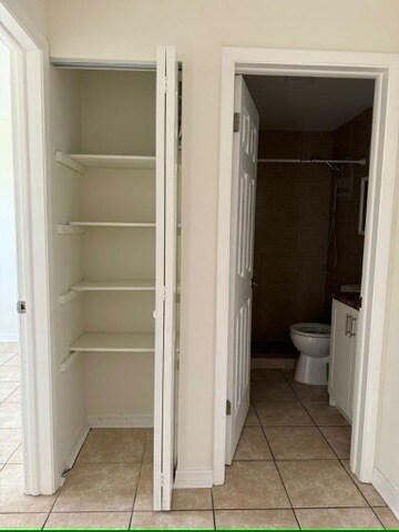 Building Photo - 230 SW 47th Ter