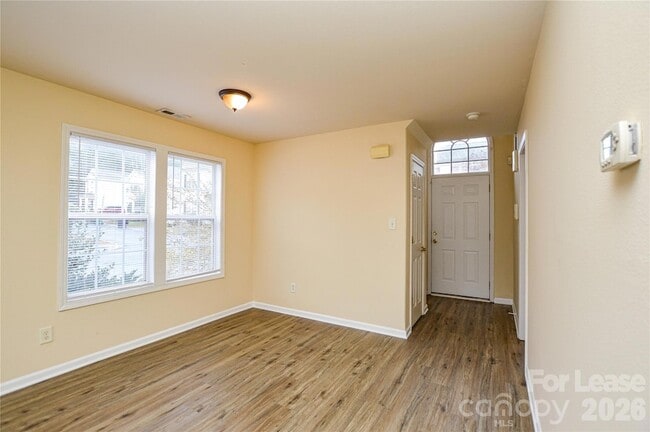 Building Photo - 8415 Spirea Ct