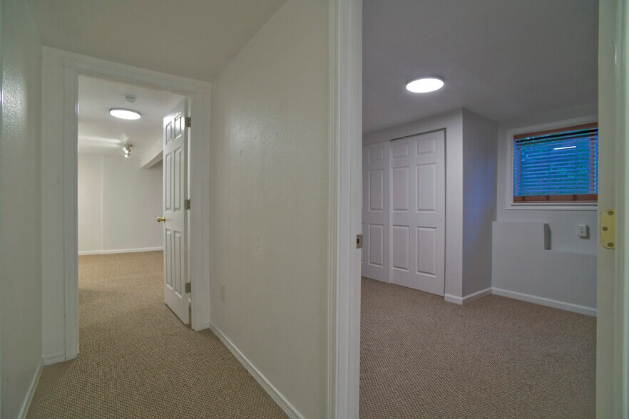 2nd BR - 809 S Summit Ave